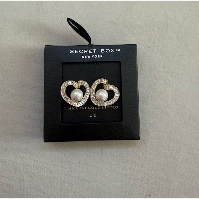 Aria Pearl Pave Heart Earrings - Kiyana Boutique