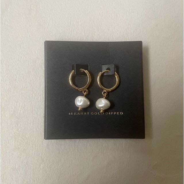 Gemma Pearl Drop Hoop Earrings - Kiyana Boutique