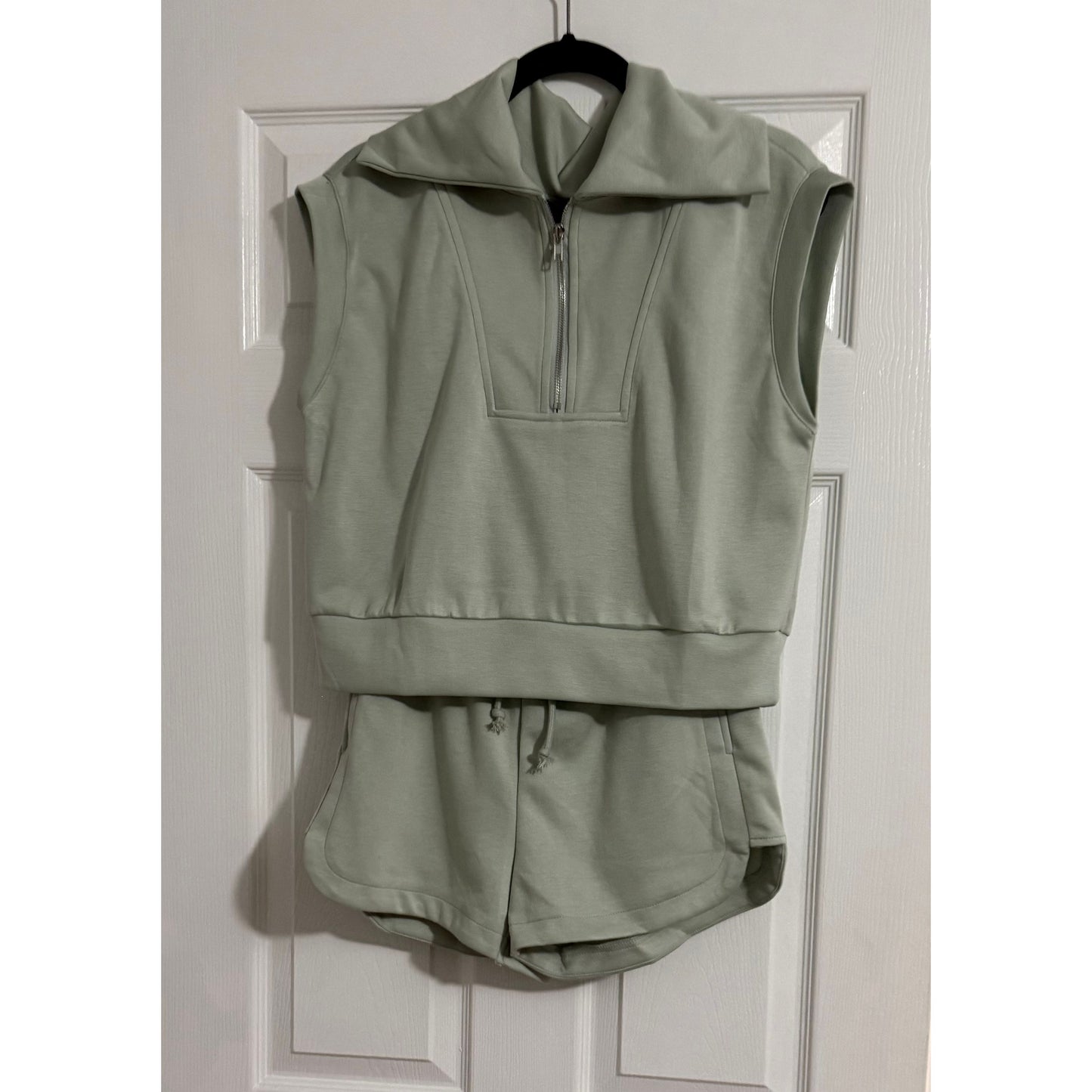 Neutral summer matching set for women