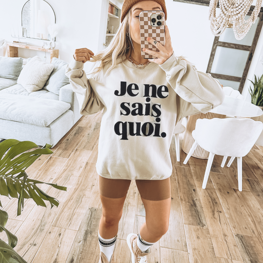 Je Ne Sais Quoi Sweatshirt - Kiyana Boutique