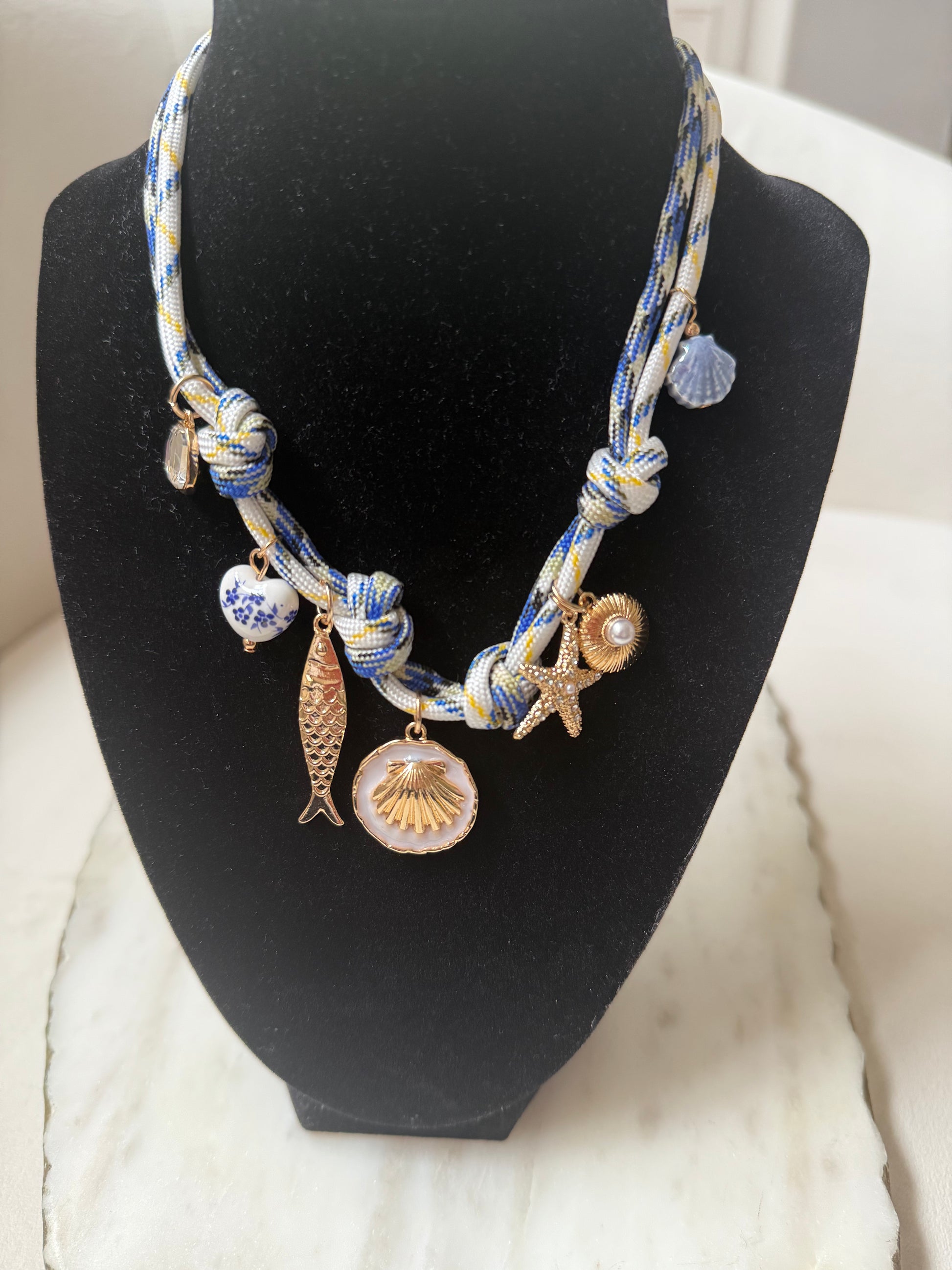 Lisboa Rope Starfish Charm Necklace - Kiyana Boutique