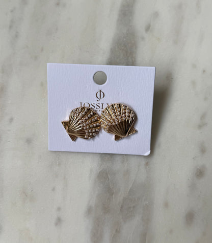 Seaside Scalloped Shell Pearl Stud Earrings - Kiyana Boutique