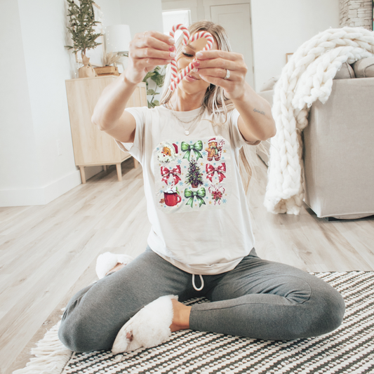 Vintage-Style Christmas Bows Graphic Tee