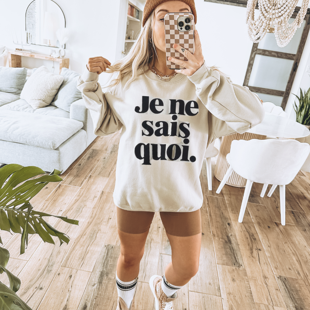 Je Ne Sais Quoi Sweatshirt - Kiyana Boutique