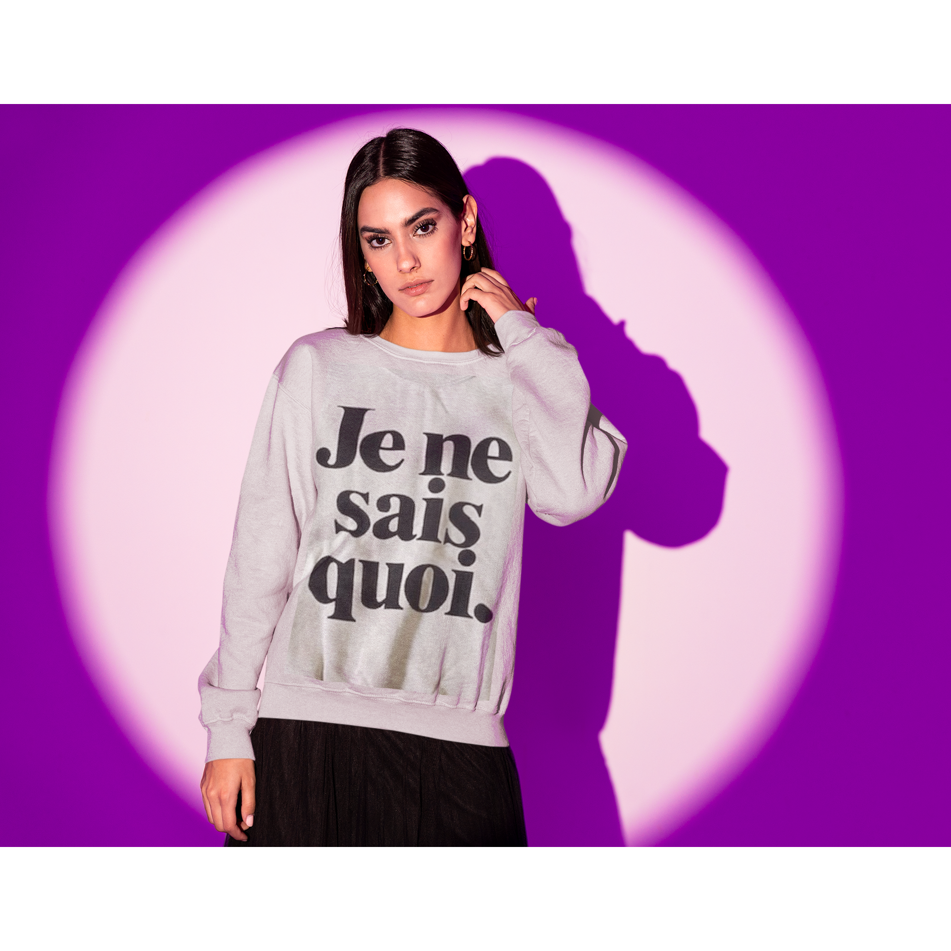 Je Ne Sais Quoi Sweatshirt - Kiyana Boutique